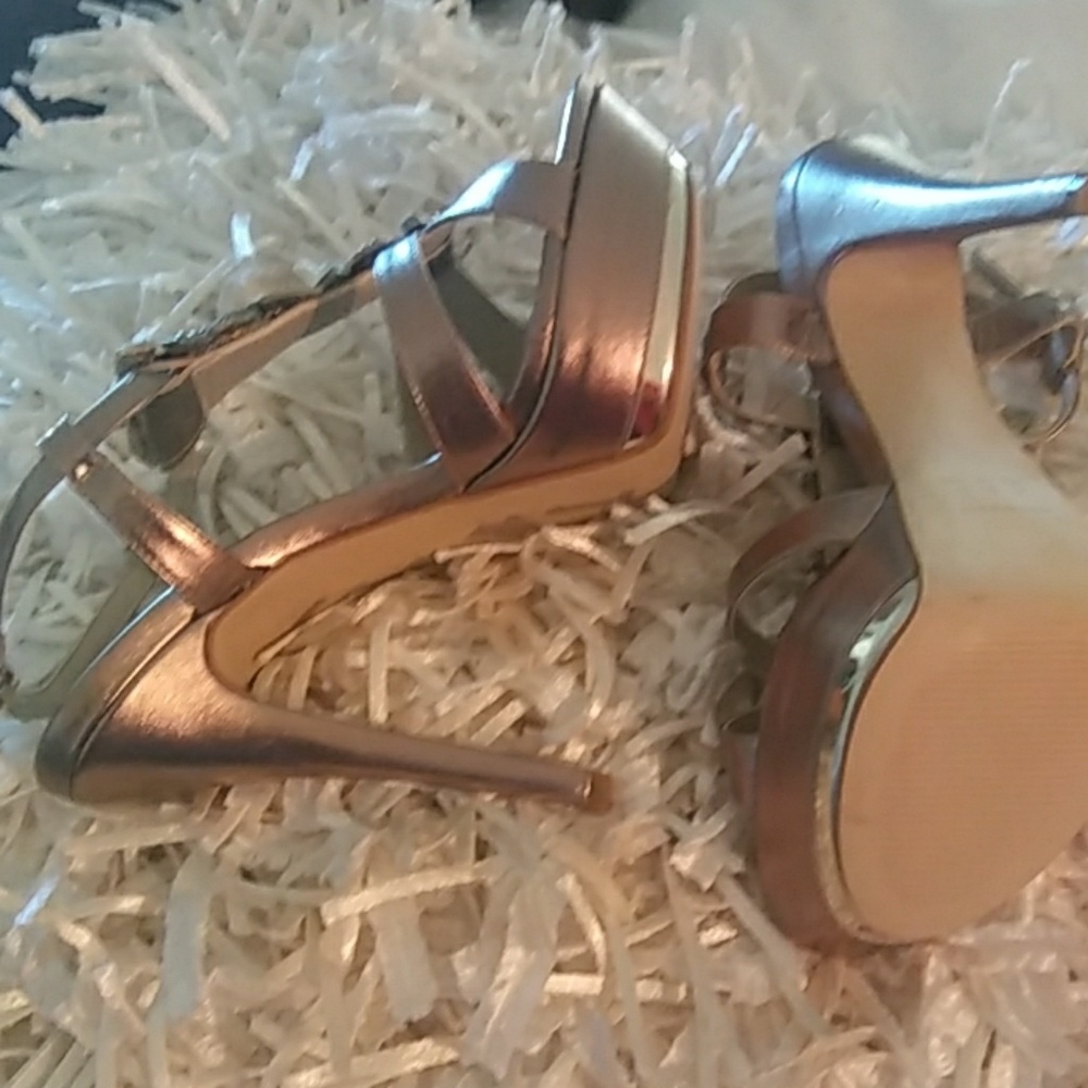 Shoes - Picture 3 of 6